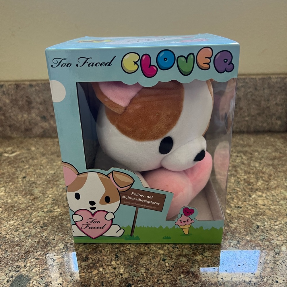 Too Faced Clover Plush Puppy 🐶..